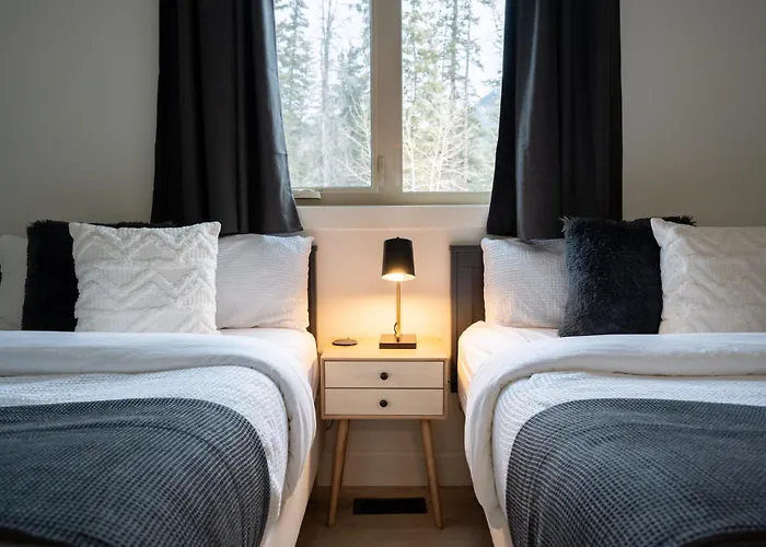 Grotto Canyon Chalet