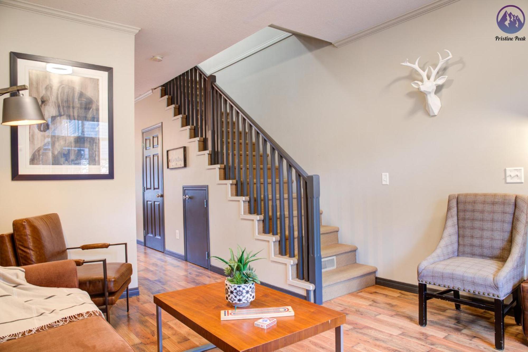 Grotto Canyon Apartment